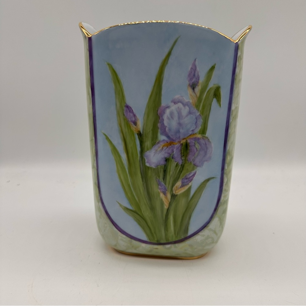 Helen Rose Vintage Iris Floral Elegant Vase with Gold Accents Gold Rimmed Edge